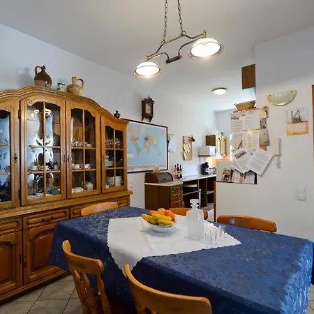 Vincze Vendeghaz Apartmán *